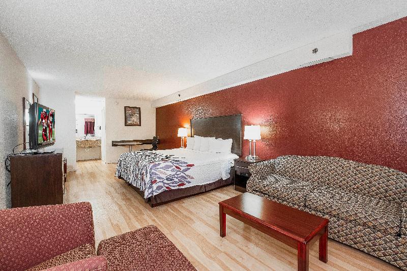 מיטת קינג בסוויטה, Red Roof Inn & Suites Rome