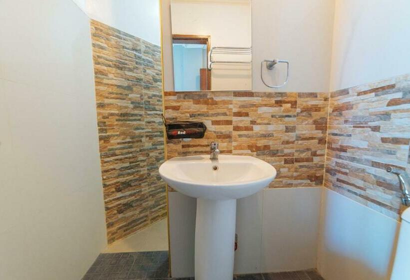 Номер Deluxe, Reddoorz @ Old Buswang Road