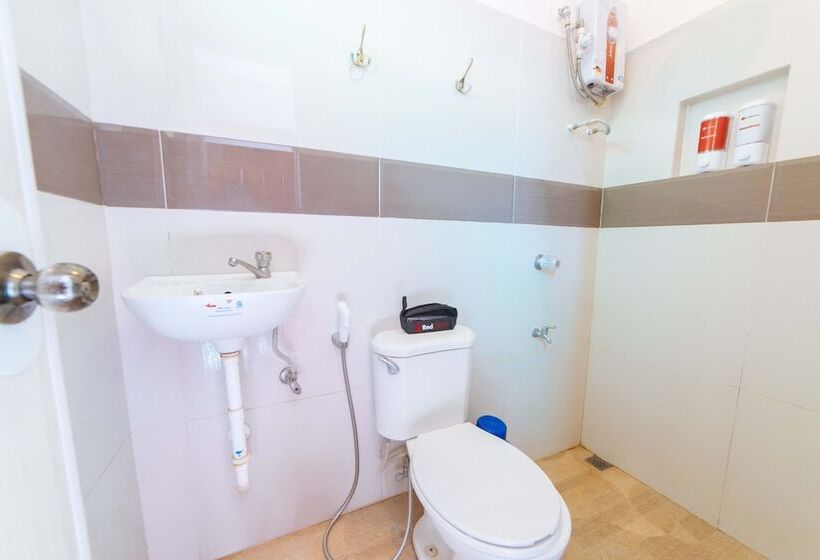 Номер Стандарт, Reddoorz @ Old Buswang Road