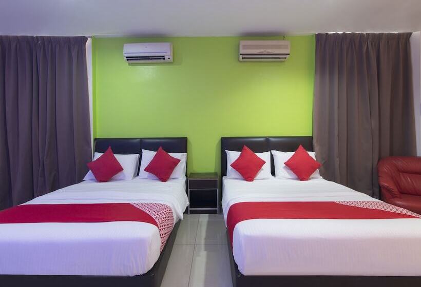Family Suite, Oyo 44072 Mines Cempaka