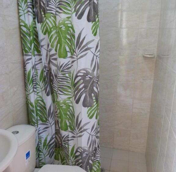 تختخواب در اتاق مشترک, Hostal Antonio