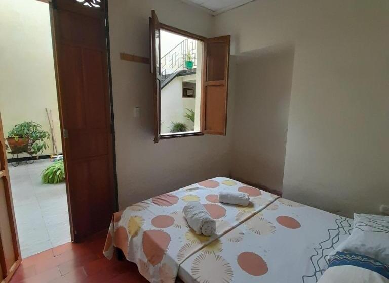 اتاق استاندارد یک نفره, Hostal Antonio