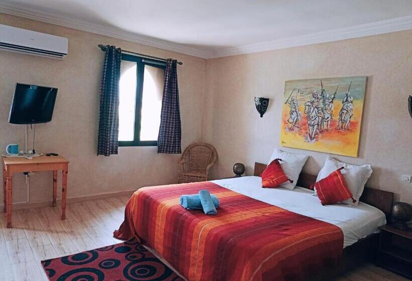 Люкс Deluxe Кровать Кинг, Les Jardins D Amizmiz