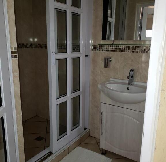 Номер Стандарт, Romans Rest Guest House