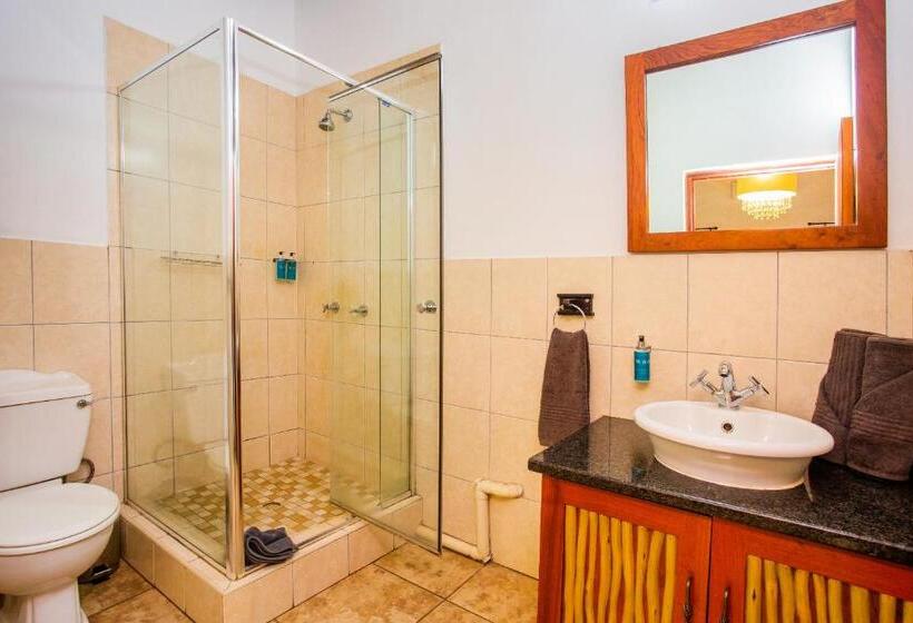 اتاق لوکس با بالکن, The Villa Manor & Spa