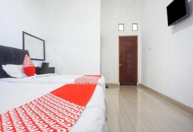 Family Suite, Reddoorz Near Makassar Town Square 2