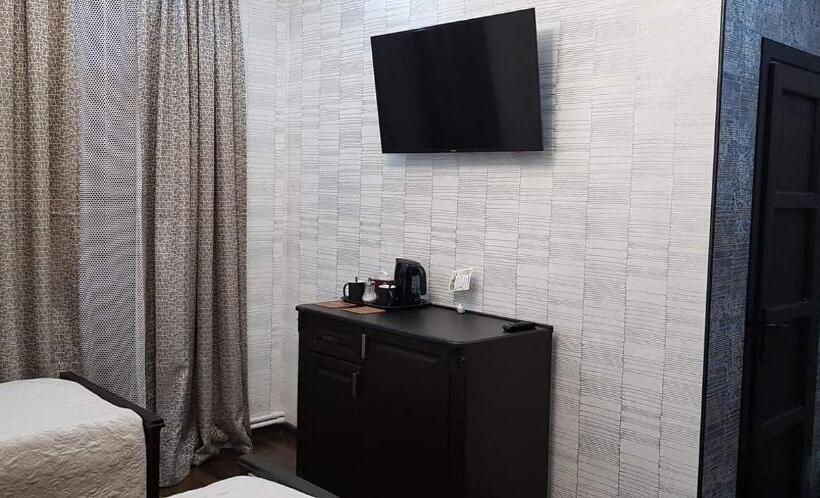 Номер Deluxe, Ahana