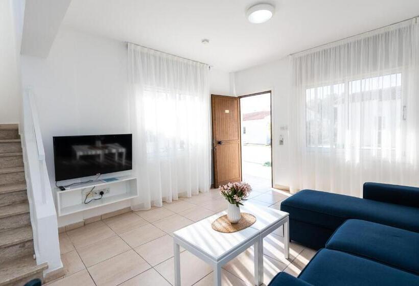 Дом 2 Спальни, Fig Tree Z Holiday Resort