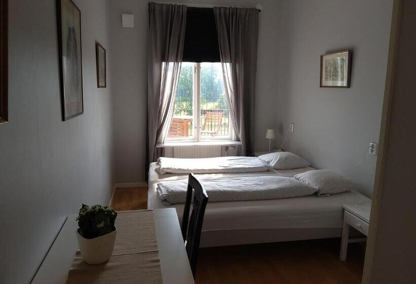 Номер Стандарт, Hunnebergs Gård Hostel & Camping