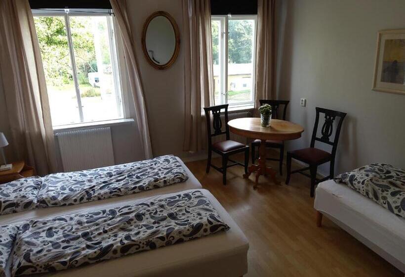 Трехместный Номер Базовый, Hunnebergs Gård Hostel & Camping