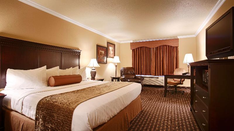 キングサイズベッドのスタンダードルーム, Best Western Plus Southpark Inn & Suites