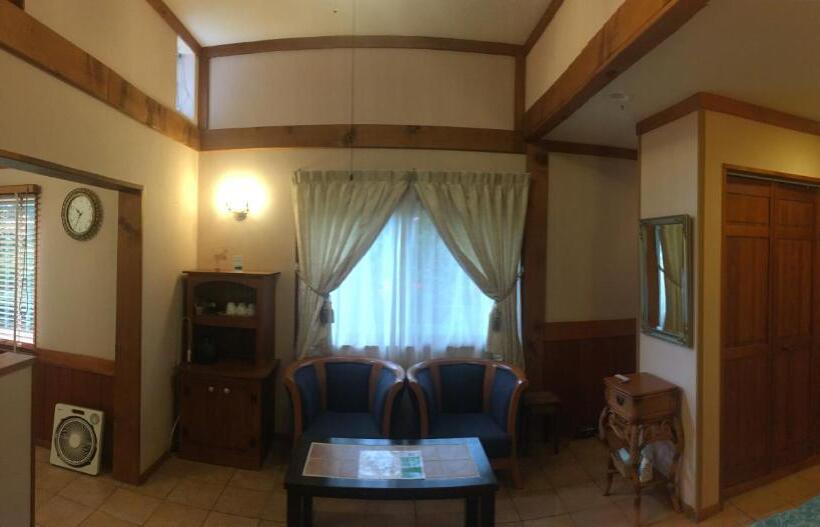 디럭스 4인 룸, Private Hotel Rei