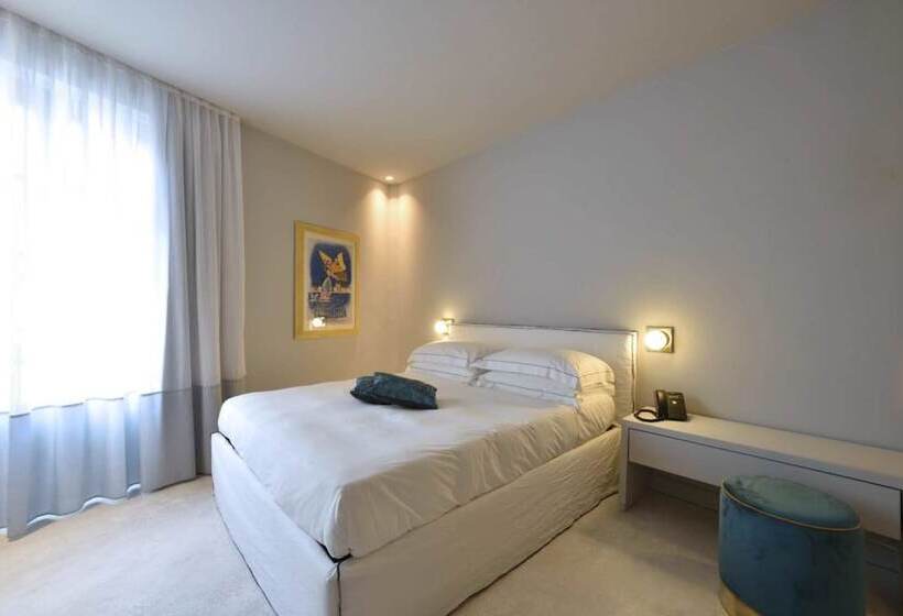 Номер Стандарт Трехместный, Boutique Hotel De La Ville