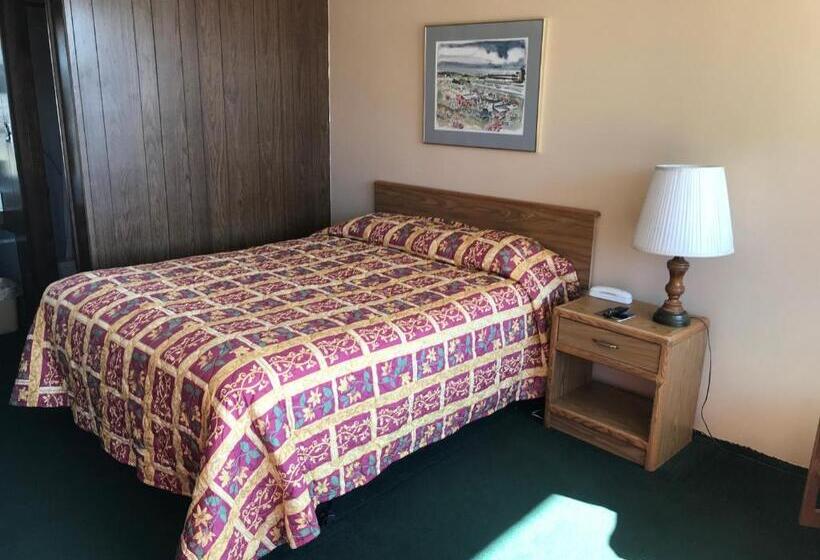 Номер Стандарт, Budget Host Village Inn