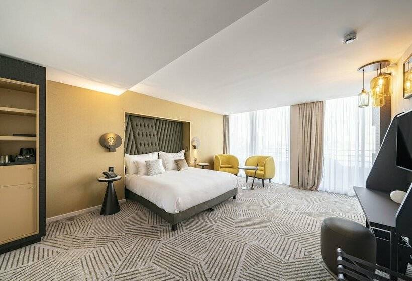 Полулюкс с Видом, La Caserne Chanzy Hotel & Spa, Autograph Collection