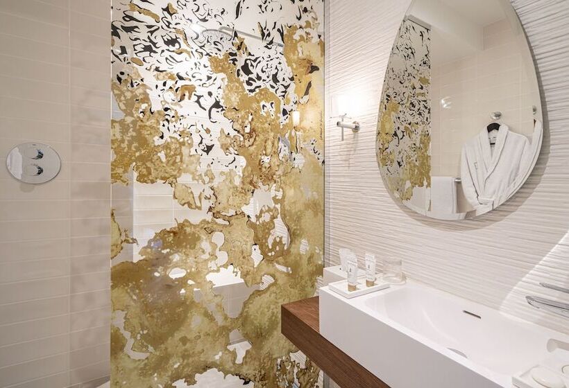 Полулюкс с Видом, La Caserne Chanzy Hotel & Spa, Autograph Collection