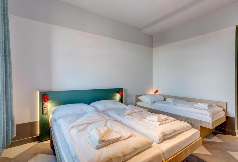 Chambre Triple Standard, Meininger Hotel Paris Porte De Vincennes