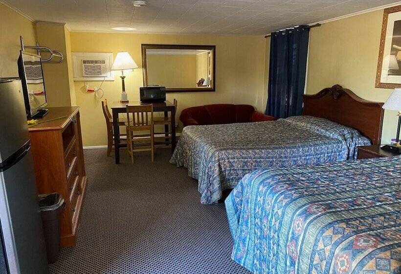 Семейный Номер, Colonial Inn New Ulm Extended Stay