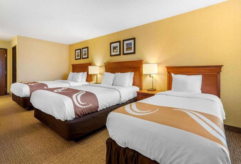 标准间, Quality Inn I25