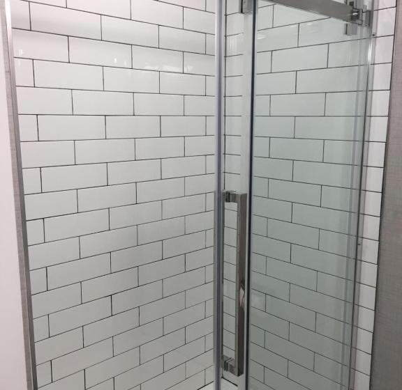 스위트 킹사이즈 침대, Riverside Inn Hannibal