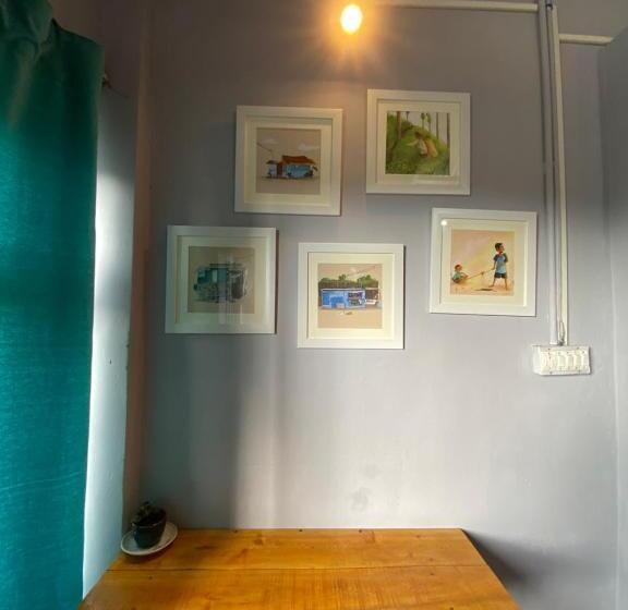 Номер Стандарт Вид на Сад, The Birdhouse Backpackers Hostel