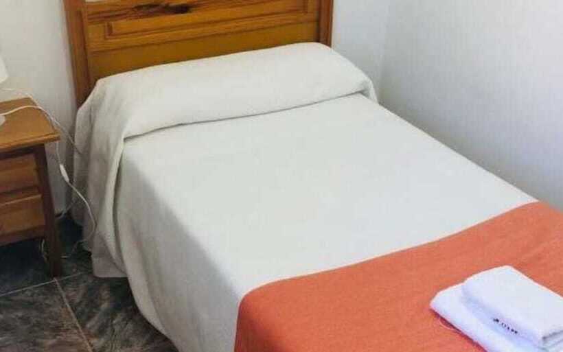 Номер Стандарт Индивидуальный, Hostal Restaurante Taibilla