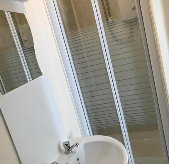 اتاق استاندارد یک نفره, Glenfaba Guest House