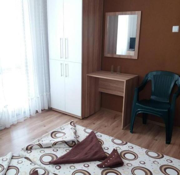 Апартаменты 2 Спальни, Guest House Lori