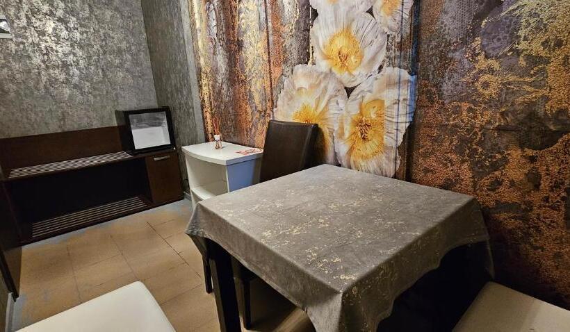 デラックスルーム, Boutique Mikaela