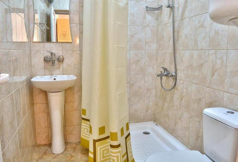 Standard Triple Room with Terrace, Guest House Joji