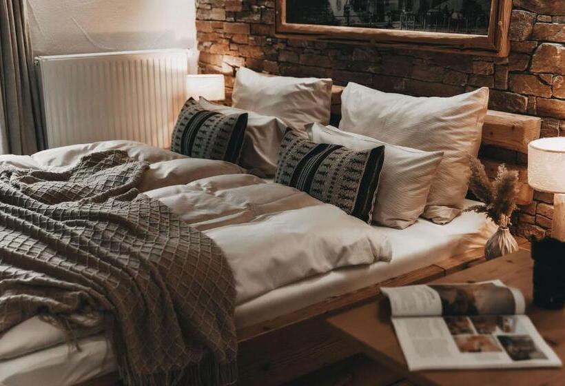Номер Стандарт Трехместный, Jufenalm Boho Hotel & Restaurant