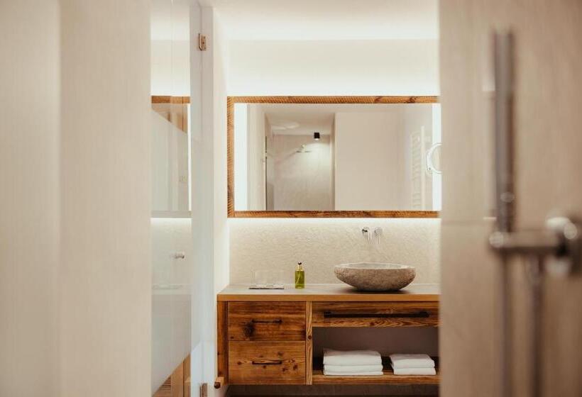 Апартаменты 2 Спальни, Villa Flora Mountain Lodges