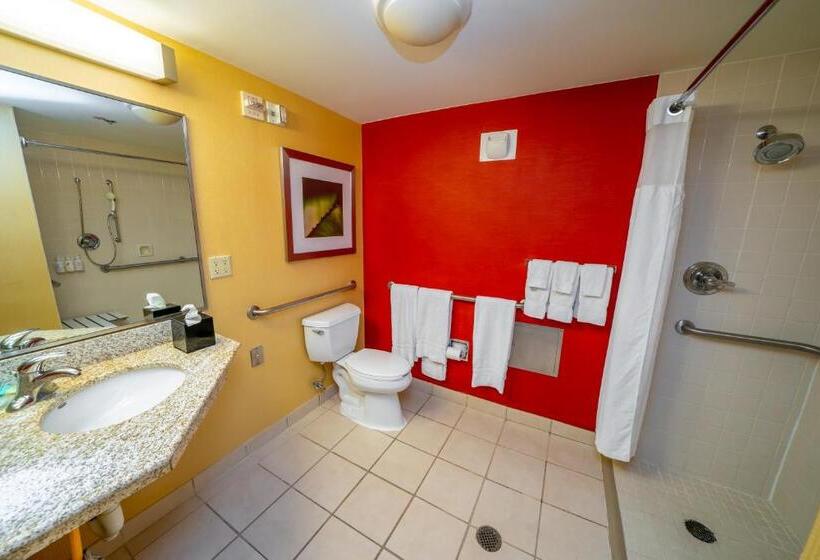 장애인을 위한 스탠다드 룸, Iowa Inn Bettendorf Quad Cities