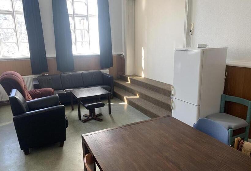 اتاق خانوادگی با سرویس بهداشتی مشترک, Managisting Guesthouse