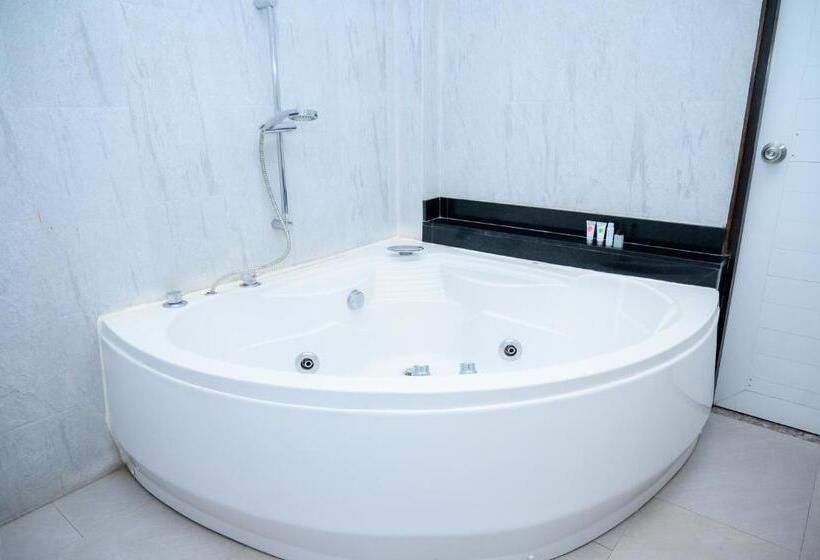 Номер Deluxe, Rnana Grand