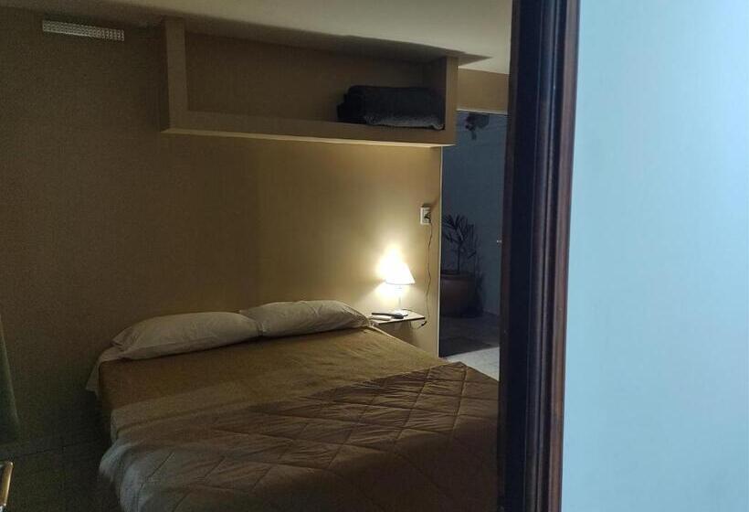 Трехместный Номер Комфорт, Caminos Hostal