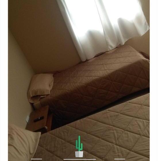 Номер Стандарт Трехместный, Caminos Hostal