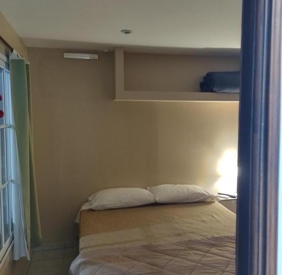 Трехместный Номер Комфорт, Caminos Hostal