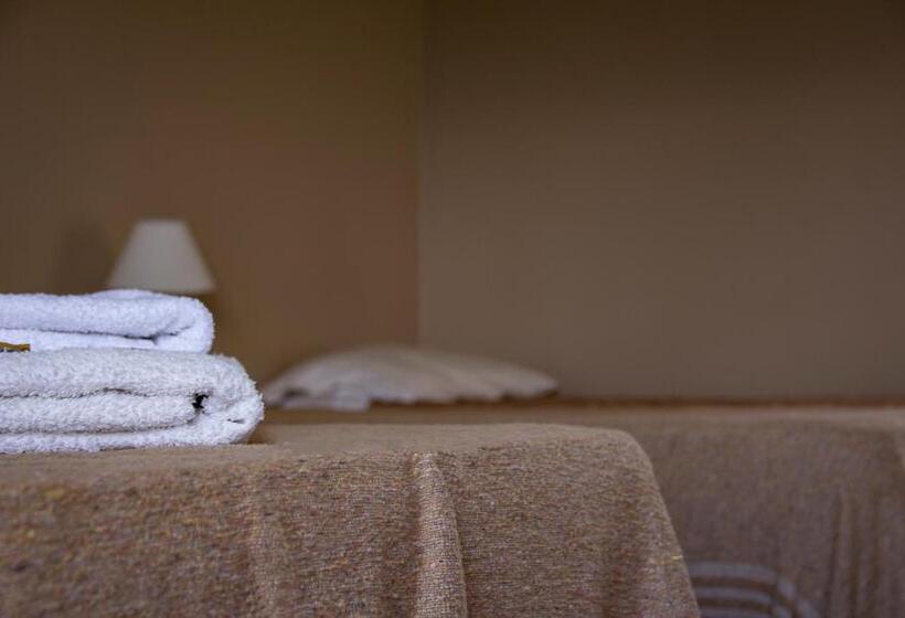 Трехместный Номер Комфорт, Caminos Hostal