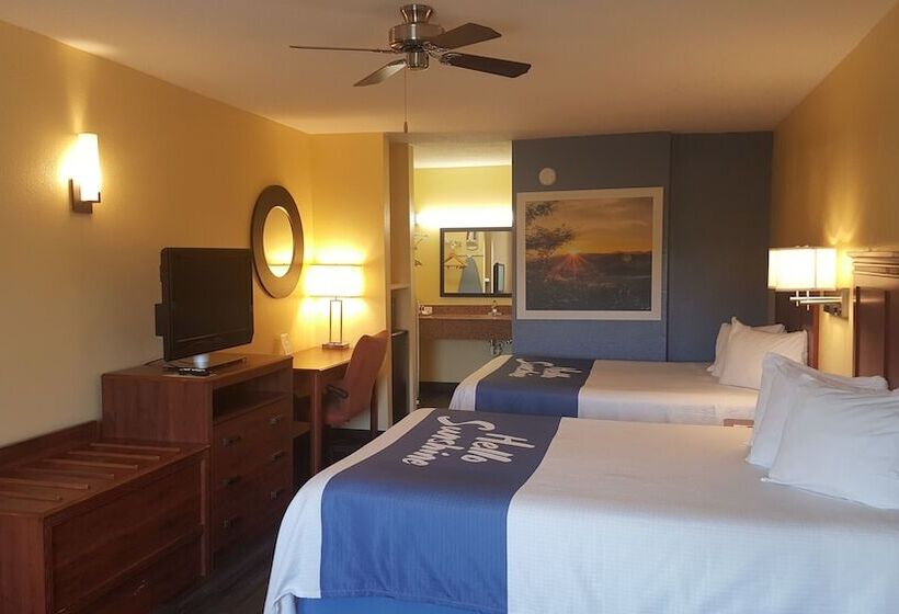 Suite, Days Inn By Wyndham Trenton