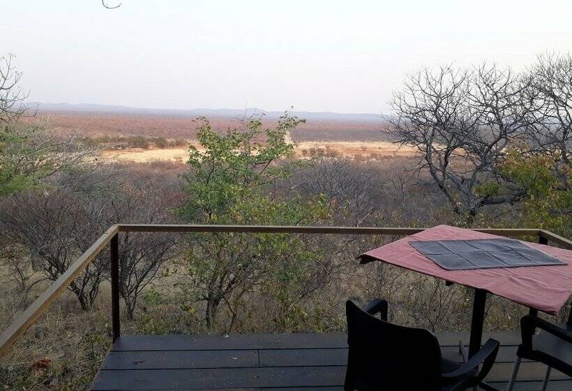 اتاق کلاسیک چهارنفره, Onduri Lodge   In Okaukuejo