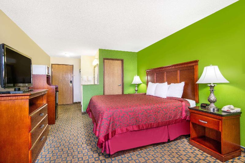 اتاق استاندارد با تخت بزرگ, Days Inn & Suites By Wyndham Wichita