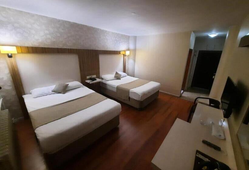 标准间带阳台, Pi̇thana Otel