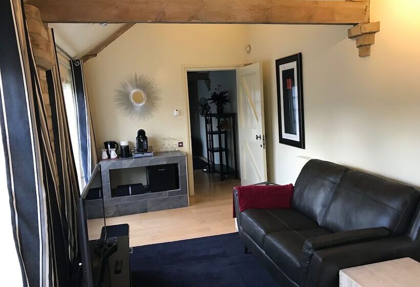 Люкс Повышенной Комфортности, Hemples Lodge