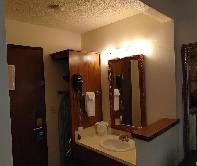 Номер Стандарт Адаптированный для Инвалидов, Days Inn By Wyndham Pocatello University Area