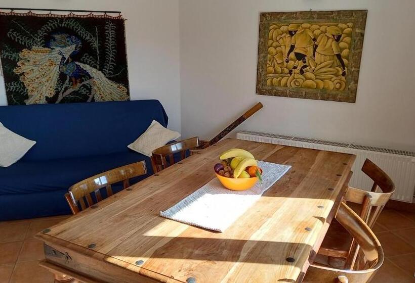 اتاق استاندارد چهار تخته, Bed And Breakfast Dorgali