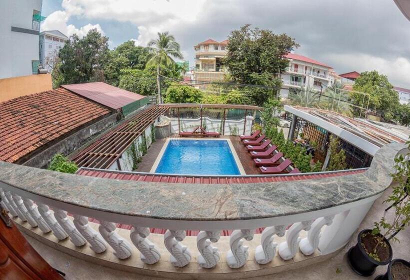 Номер Deluxe с Балконом, Poolside Villa