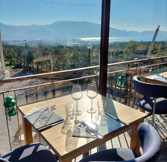 Полулюкс Повышенной Комфортности, Vesuvio Inn Bed & Wine Experience