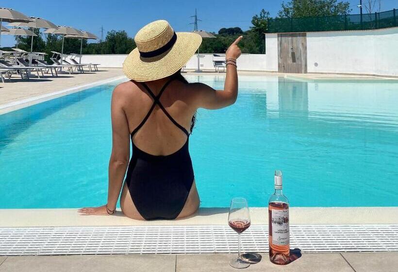 Полулюкс Повышенной Комфортности, Vesuvio Inn Bed & Wine Experience