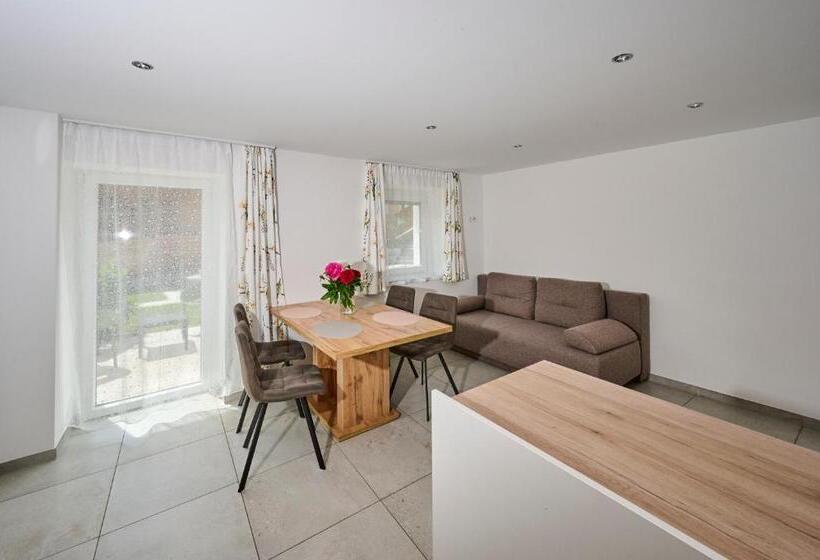 Апартаменты 1 Спальня Нижний Этаж, Laudach Inn